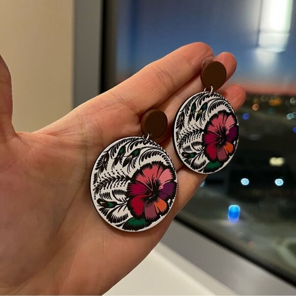 Bohemian Style Handmade Acrylic Tropical Flower Round Earrings - Picture 9 of 13